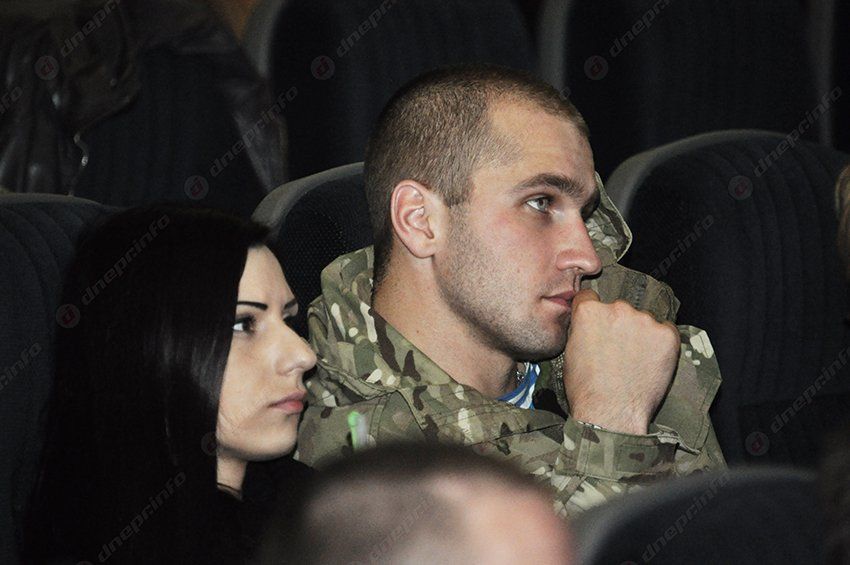 «Сильнее, чем оружие»: В Днепропетровске состоялась премьера фильма о революции и войне