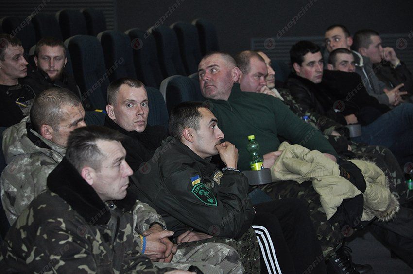 «Сильнее, чем оружие»: В Днепропетровске состоялась премьера фильма о революции и войне