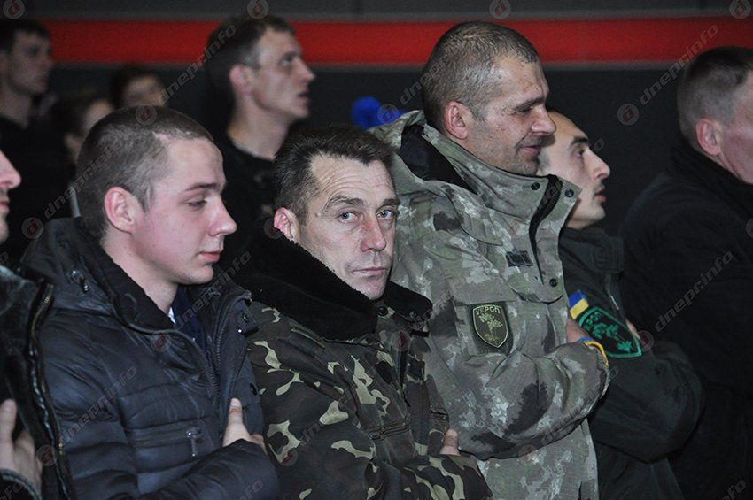 «Сильнее, чем оружие»: В Днепропетровске состоялась премьера фильма о революции и войне