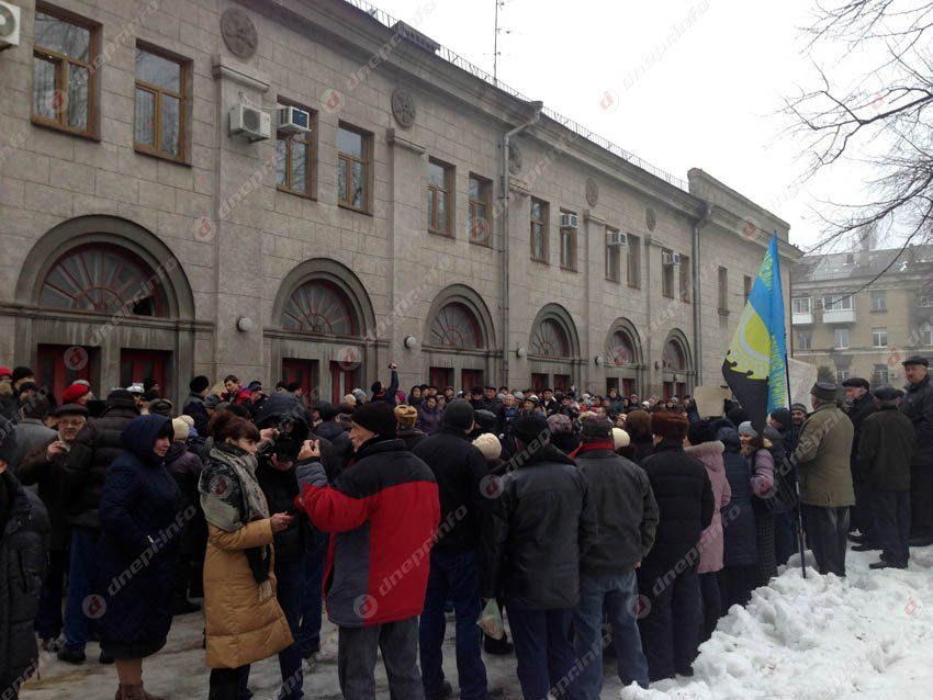 Работники ЮМЗ вышли на митинг – разные точки зрения на проблему (ФОТО)