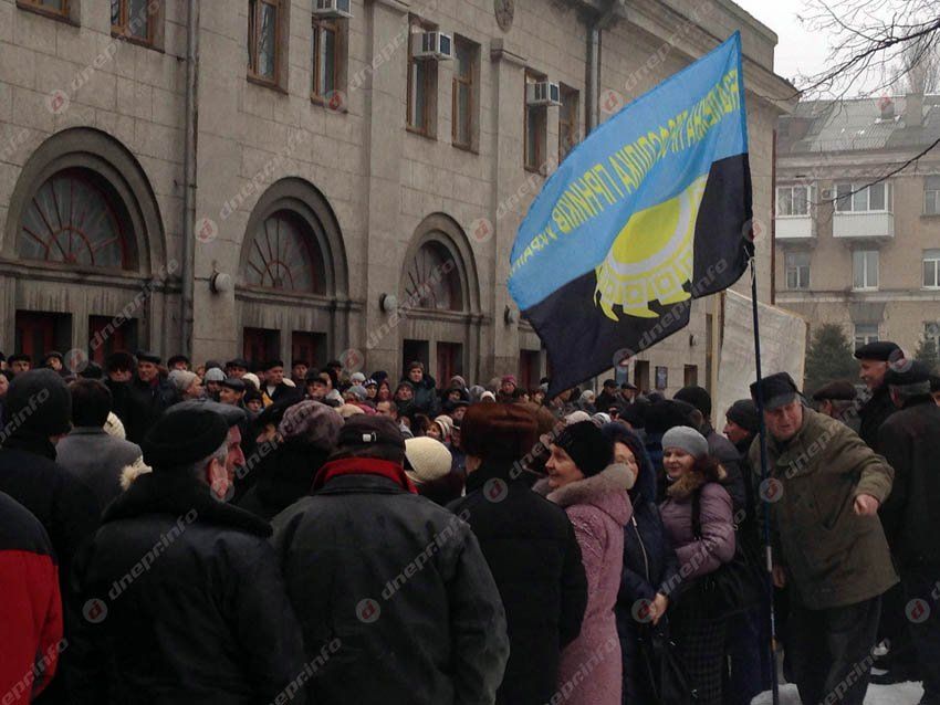 Работники ЮМЗ вышли на митинг – разные точки зрения на проблему (ФОТО)