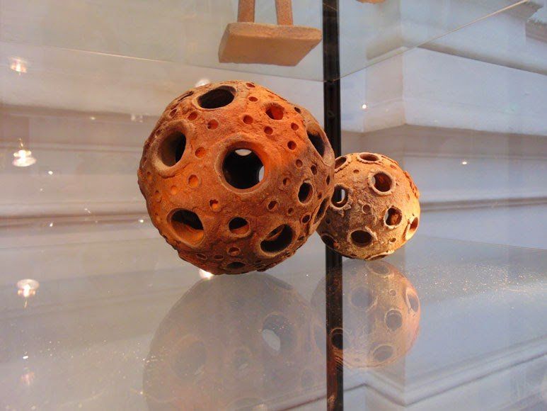 В Днепропетровске открылась выставка керамики