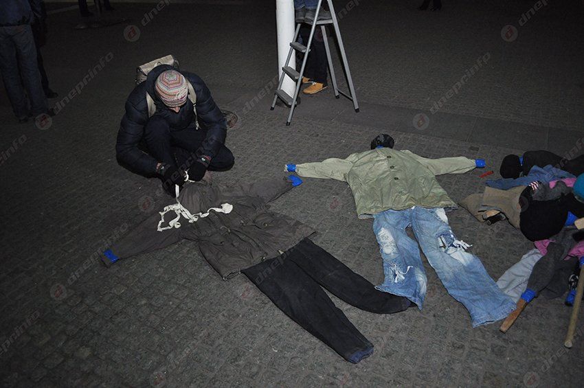 В Днепропетровске в пятницу, 13-го вешали политиков