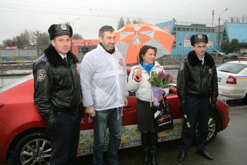 Как инспекторы ГАИ поздравляли женщин-автомобилистов