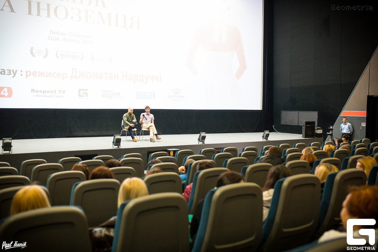 В Днепропетровске голливудский режиссер представил документальный фильм «Замуж за иностранца»
