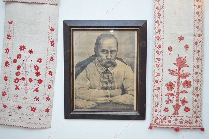 В Днепропетровске открылась выставка раритетных изданий «Кобзаря»