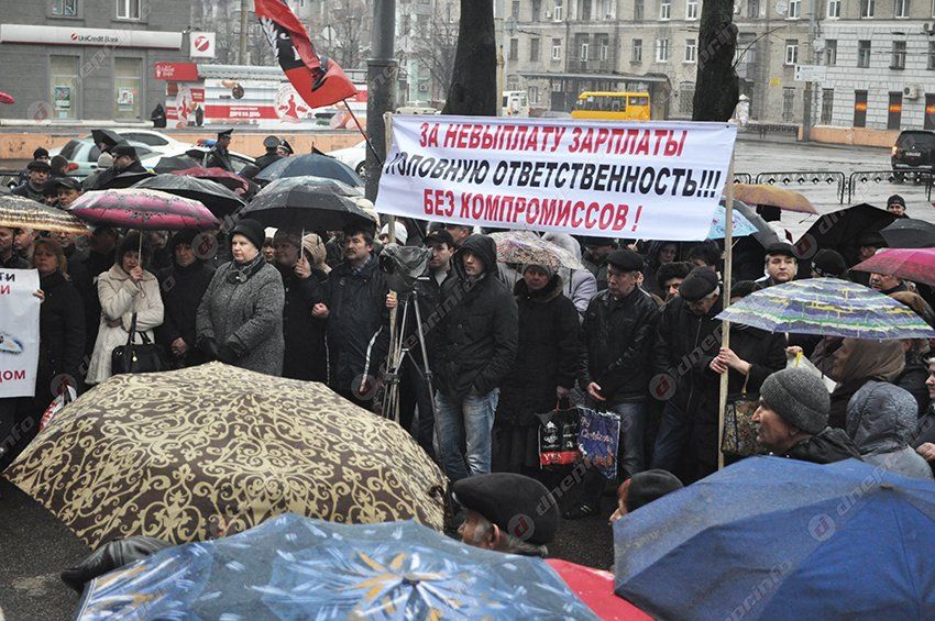 ЮМЗ вновь митингует, а заказчики боятся нестабильности предприятия