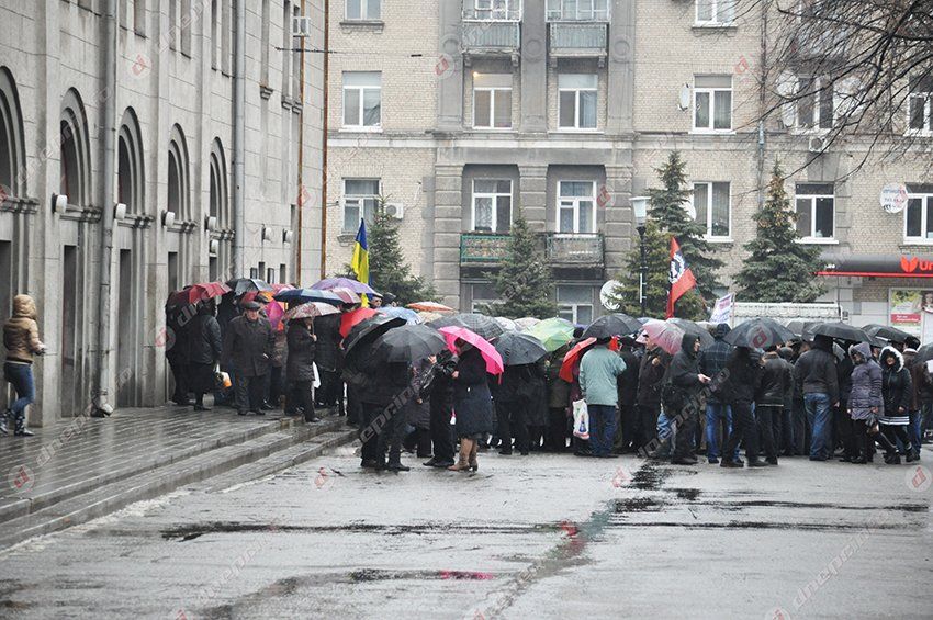 ЮМЗ вновь митингует, а заказчики боятся нестабильности предприятия