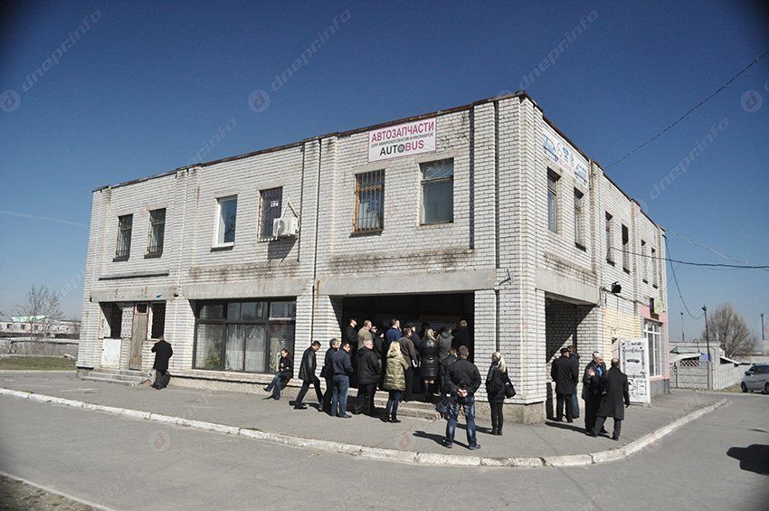 В Днепропетровске обустроят остановку для 13 автобусных маршрутов