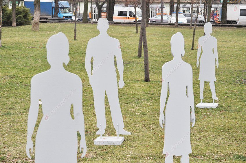 В Днепропетровске открылась арт-инсталляция, посвященная жертвам торговли людьми