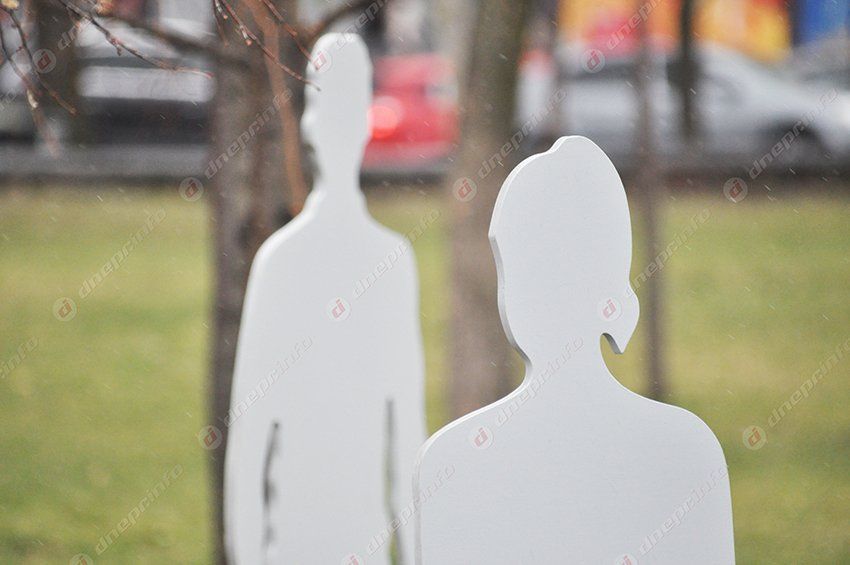 В Днепропетровске открылась арт-инсталляция, посвященная жертвам торговли людьми