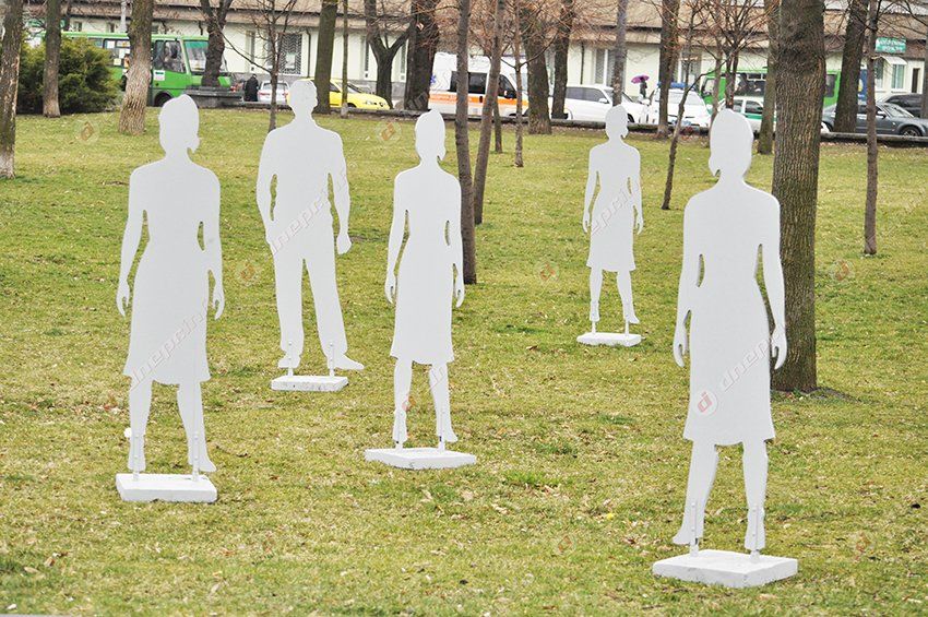 В Днепропетровске открылась арт-инсталляция, посвященная жертвам торговли людьми