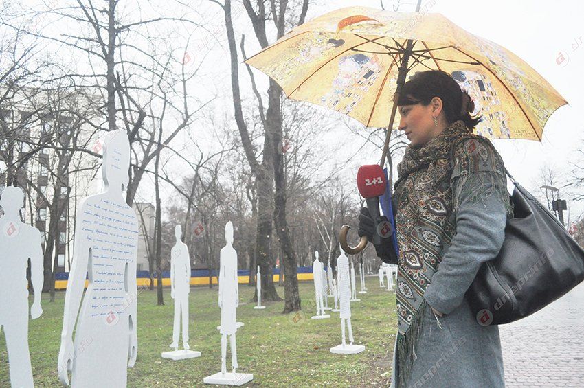 В Днепропетровске открылась арт-инсталляция, посвященная жертвам торговли людьми