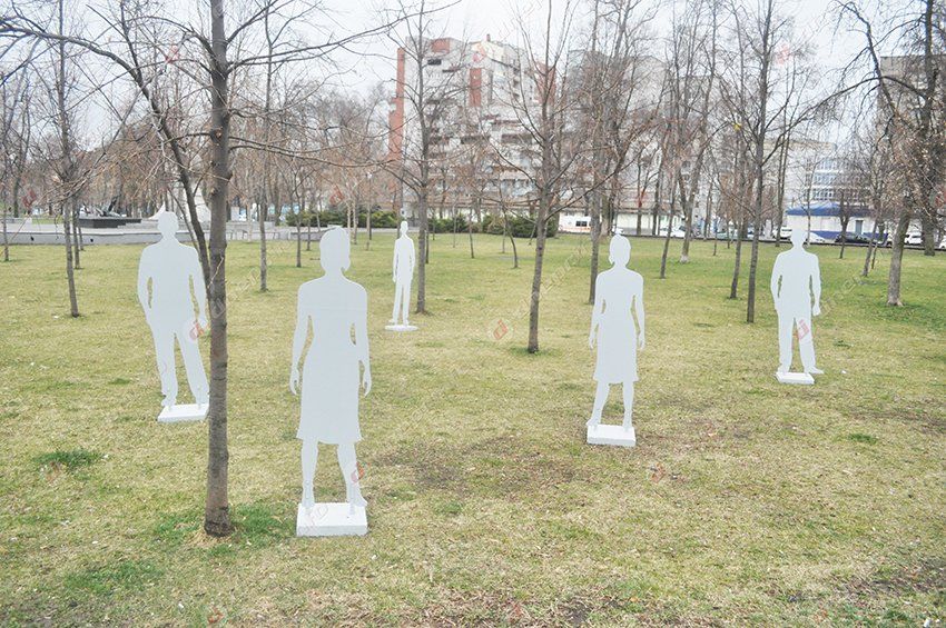 В Днепропетровске открылась арт-инсталляция, посвященная жертвам торговли людьми