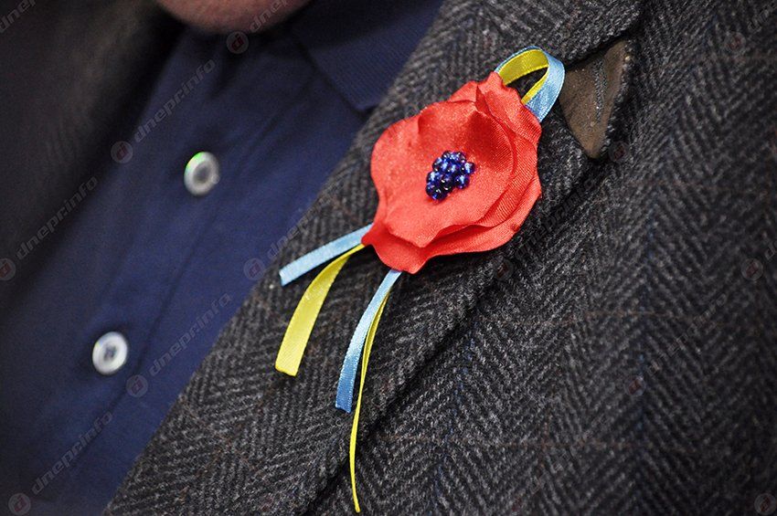 В ДНУ добавились еще два имени на мемориале погибших в зоне АТО выпускников