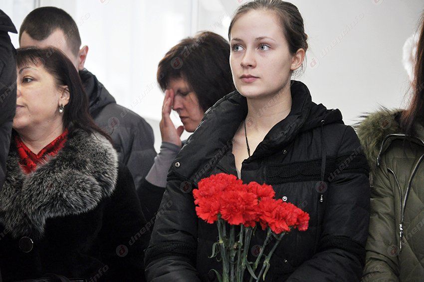 В ДНУ добавились еще два имени на мемориале погибших в зоне АТО выпускников