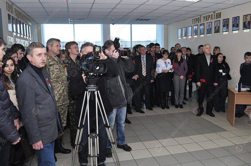 В ДНУ добавились еще два имени на мемориале погибших в зоне АТО выпускников