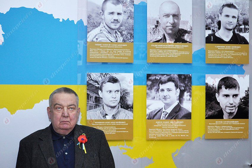 В ДНУ добавились еще два имени на мемориале погибших в зоне АТО выпускников