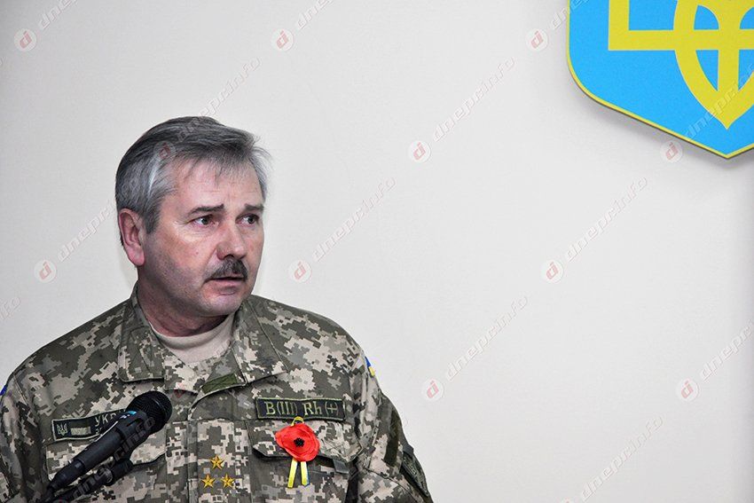 В ДНУ добавились еще два имени на мемориале погибших в зоне АТО выпускников