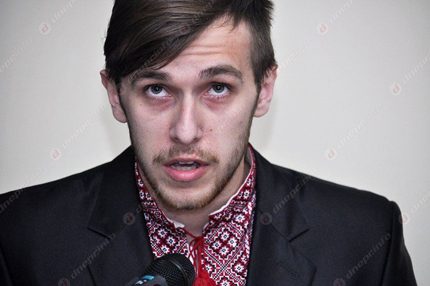 В ДНУ добавились еще два имени на мемориале погибших в зоне АТО выпускников