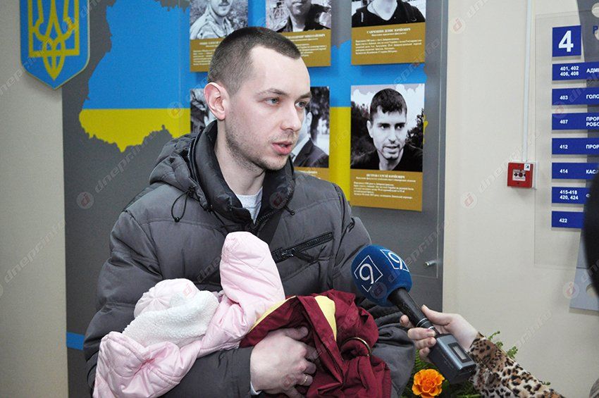 В ДНУ добавились еще два имени на мемориале погибших в зоне АТО выпускников