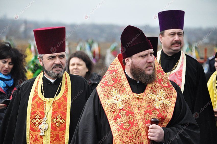 В Днепропетровске официально открыли монумент в честь погибших бойцов АТО