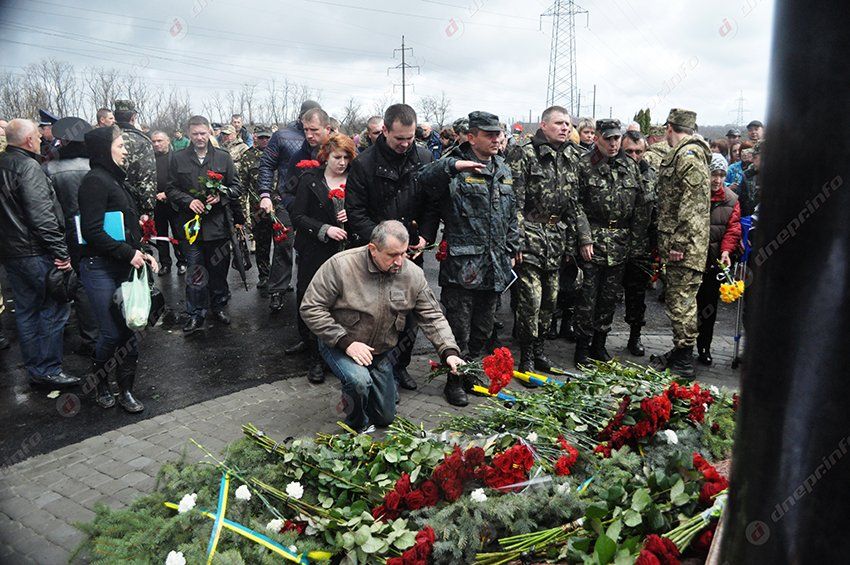 В Днепропетровске официально открыли монумент в честь погибших бойцов АТО