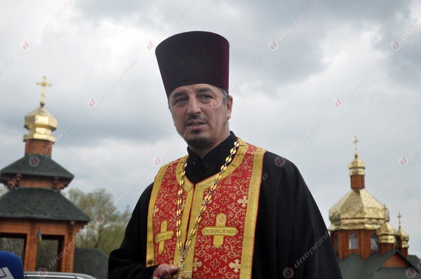 В Днепропетровске в память о погибших бойцах высадили первые деревья