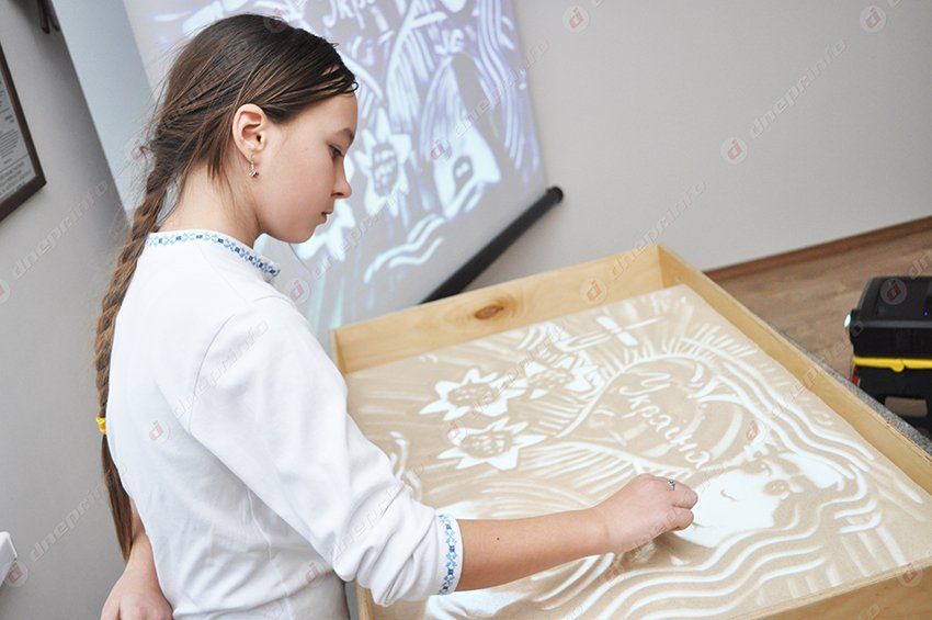 В Днепропетровске показали выставку работ художников-переселенцев