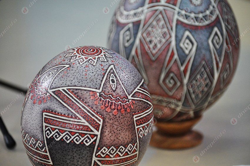 Что означают символы на яйцах-писанках?