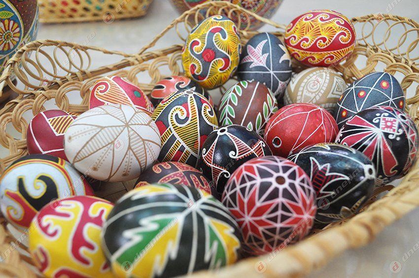 Что означают символы на яйцах-писанках?