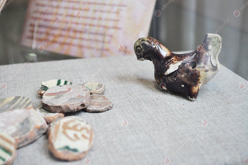 В днепропетровском музее представлена первая выставка из цикла «Мир детства»