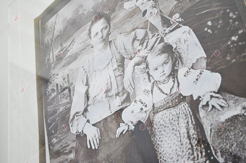 В днепропетровском музее представлена первая выставка из цикла «Мир детства»