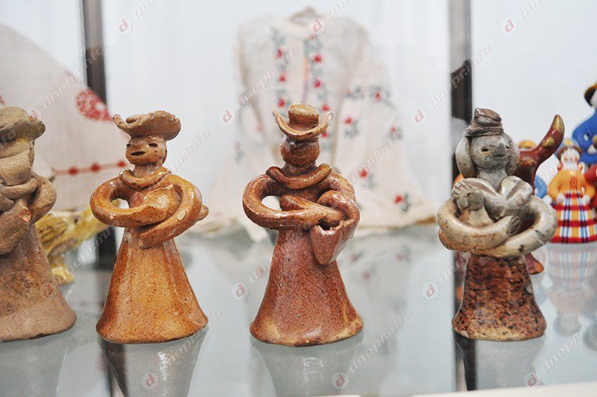 В днепропетровском музее представлена первая выставка из цикла «Мир детства»