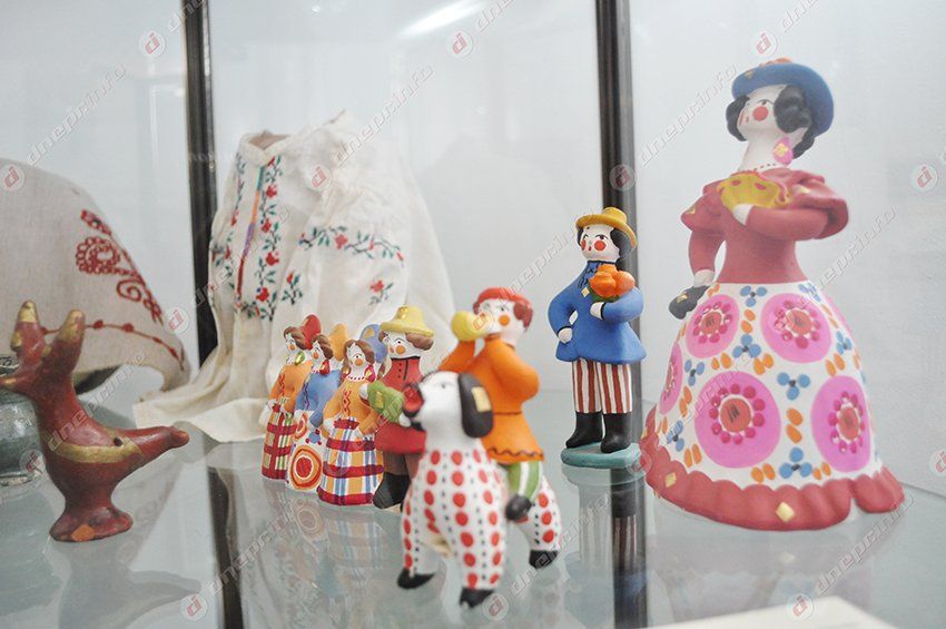 В днепропетровском музее представлена первая выставка из цикла «Мир детства»