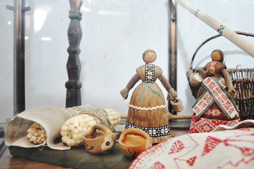 В днепропетровском музее представлена первая выставка из цикла «Мир детства»