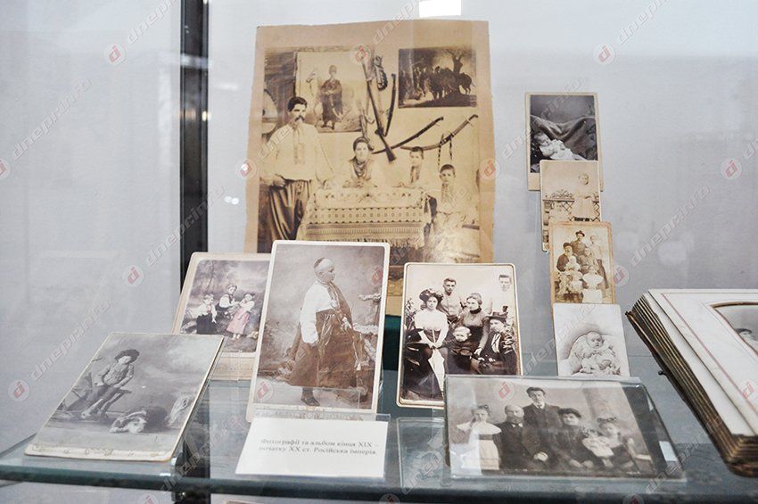 В днепропетровском музее представлена первая выставка из цикла «Мир детства»