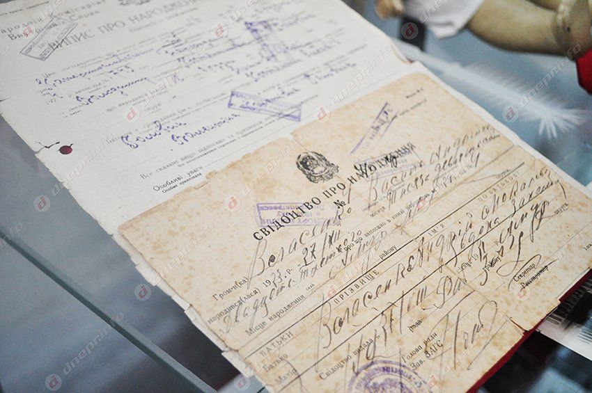 В днепропетровском музее представлена первая выставка из цикла «Мир детства»