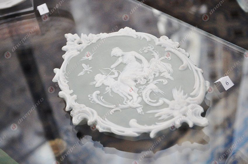 В днепропетровском музее представлена первая выставка из цикла «Мир детства»