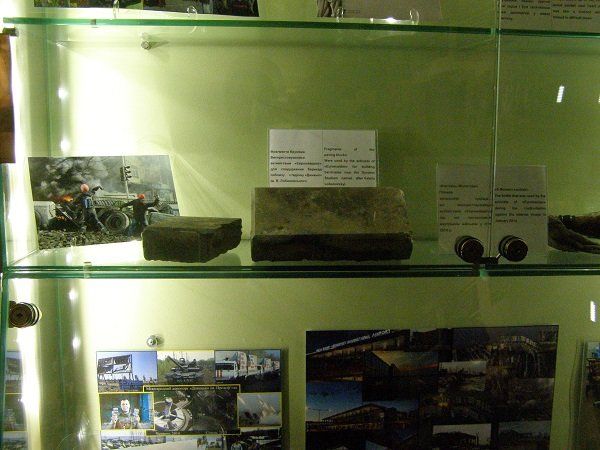 В днепропетровской «Меноре» выставили двери, которые спасали «киборгов» из донецкого аэропорта