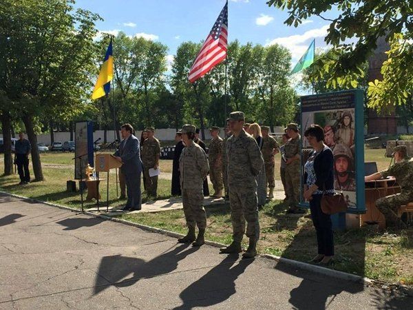 США передали Украине дорогостоящий госпиталь