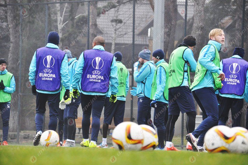 Показать все, что скрыто: «Днепр» провел открытую тренировку перед матчем с «Русенборгом»