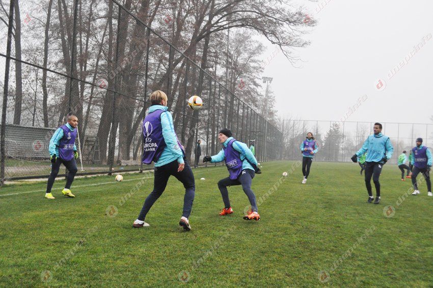 Показать все, что скрыто: «Днепр» провел открытую тренировку перед матчем с «Русенборгом»