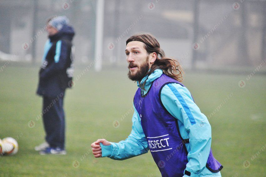 Показать все, что скрыто: «Днепр» провел открытую тренировку перед матчем с «Русенборгом»