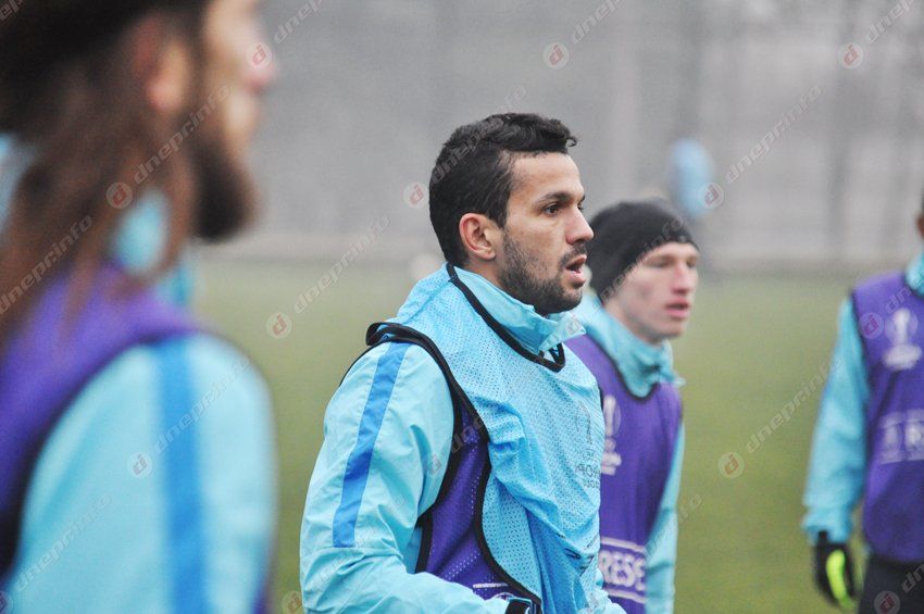 Показать все, что скрыто: «Днепр» провел открытую тренировку перед матчем с «Русенборгом»