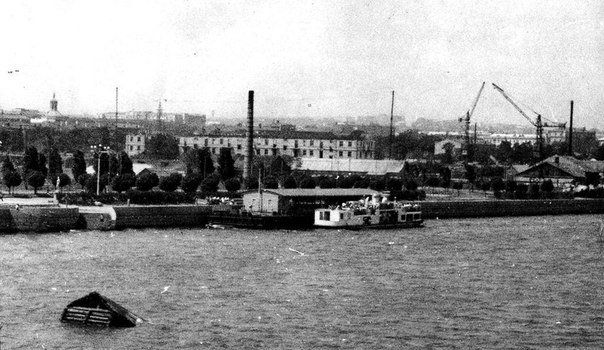 Набережная в районе будущего ГИПРОМЕЗа. Конец 1950-х годов.