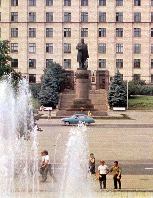 lenin_sq