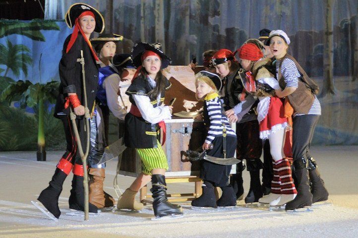 Центральный ледовый каток приглашает в гости!