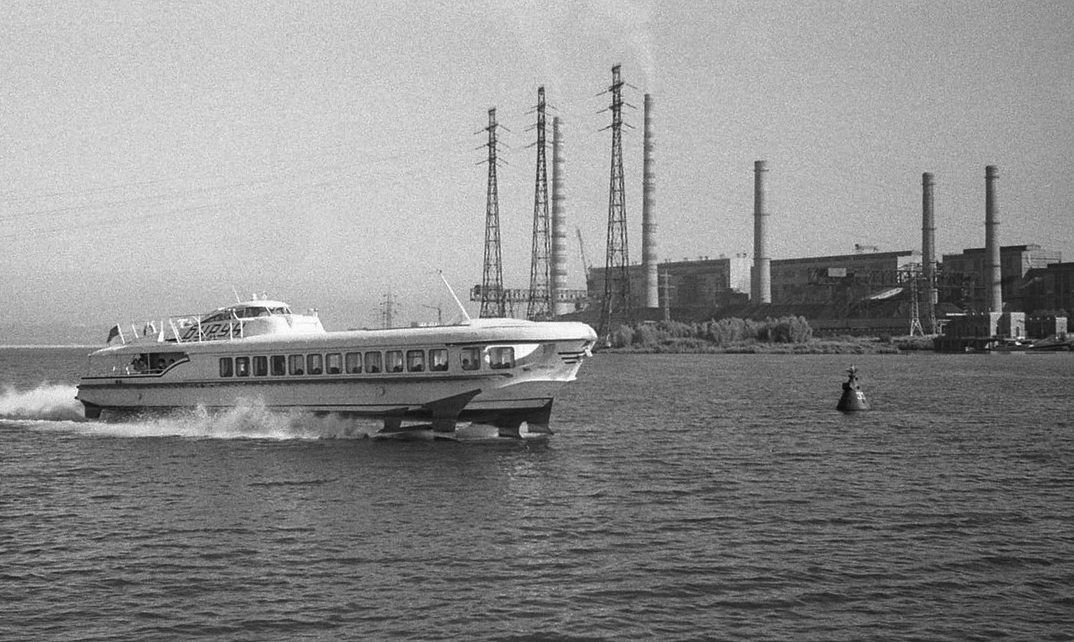 Земля в иллюминаторе или как «Ракеты» и «Метеоры» бороздили просторы Днепра