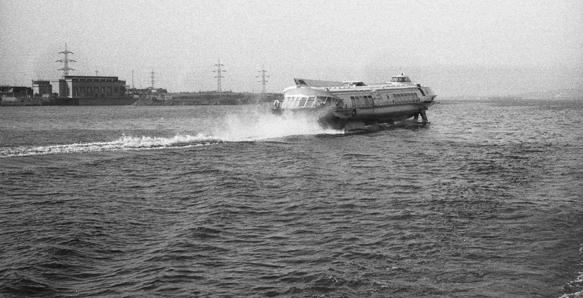 Земля в иллюминаторе или как «Ракеты» и «Метеоры» бороздили просторы Днепра